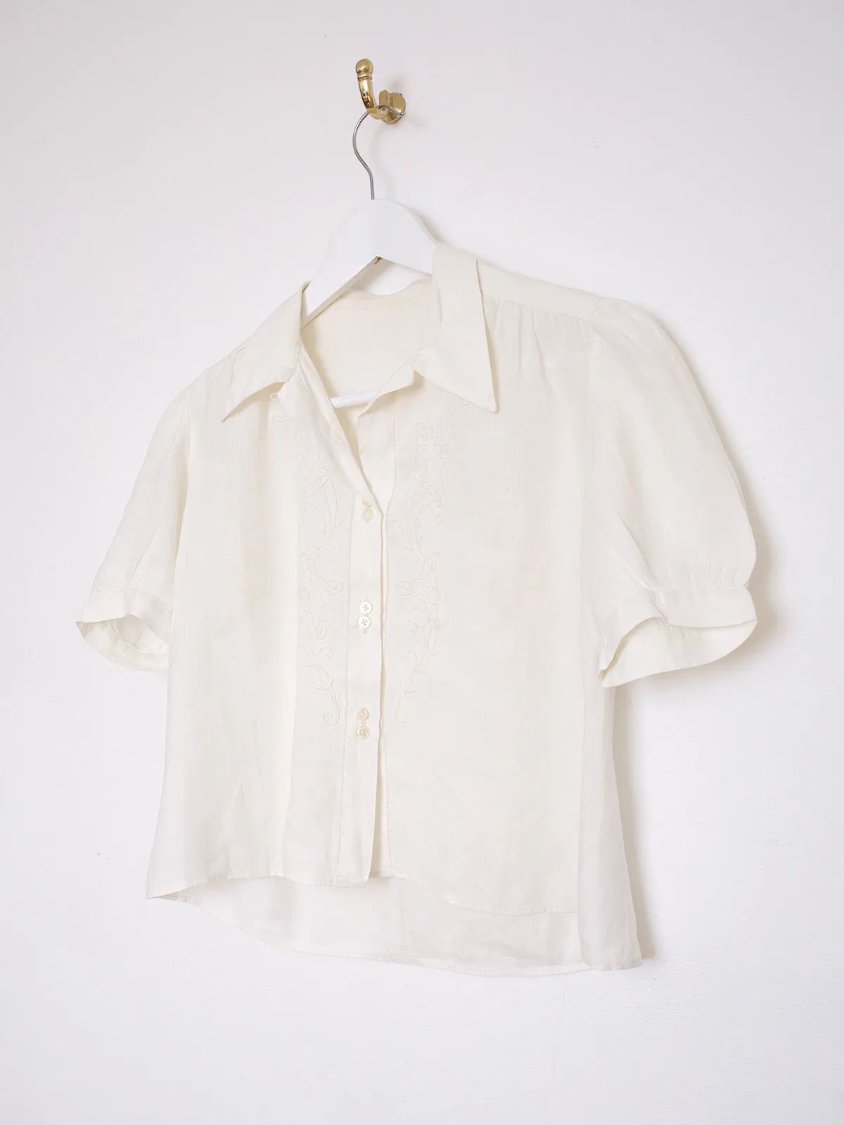60s vintage light linen blouse embroidered short puffy sleeves