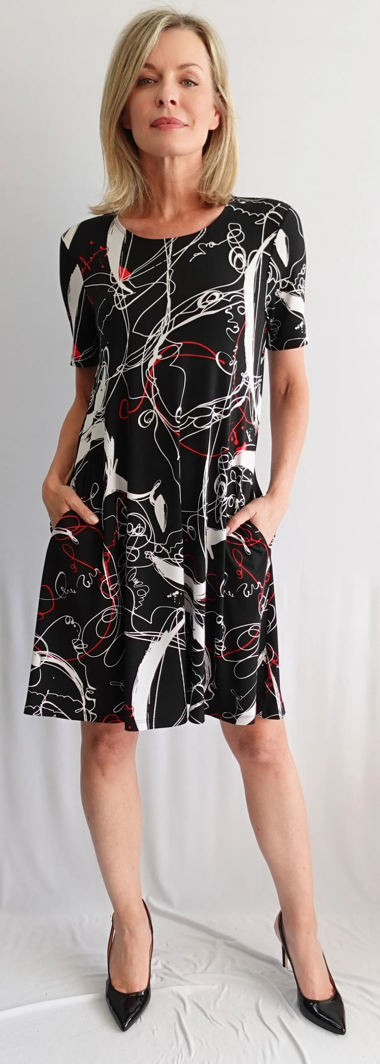 Abstract Squiggle Print Dress. Style SW97217
